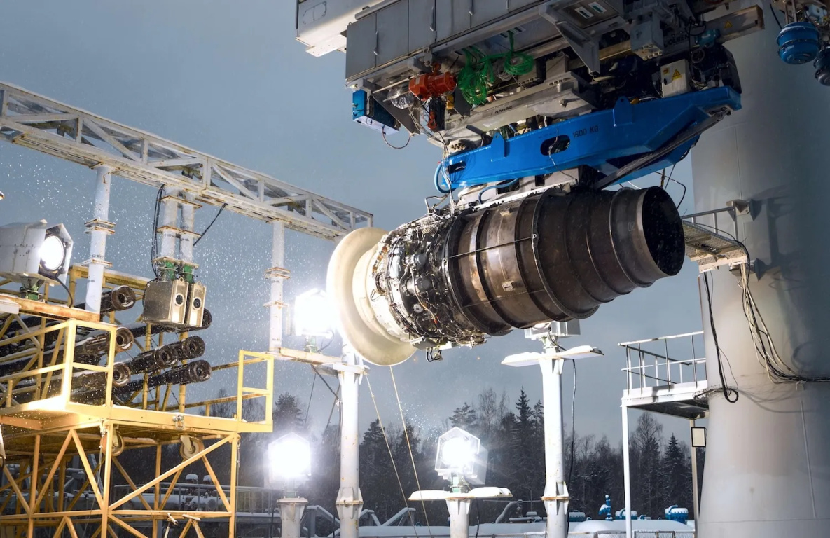 Двигатель для «Суперджет» доказал устойчивость при попадании птиц