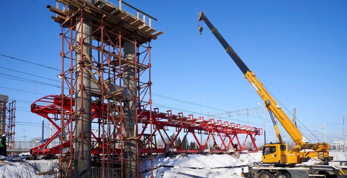 Новые пешеходные мосты через железнодорожные пути строят в Хабаровске