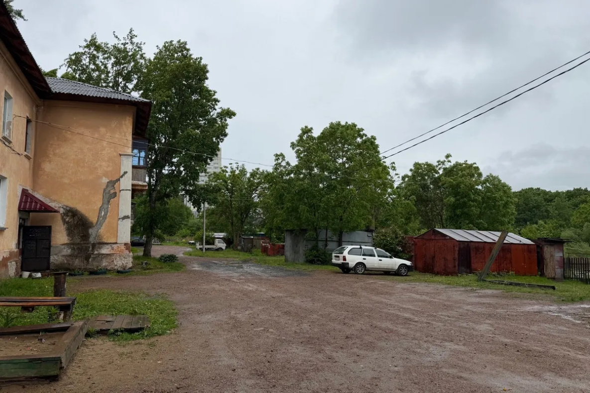 В Хабаровске выявили более 50 незаконных подключений к электричеству в аварийных домах
