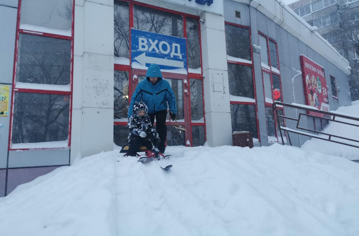 Южный циклон вывалил на Хабаровский край две месячных нормы снега
