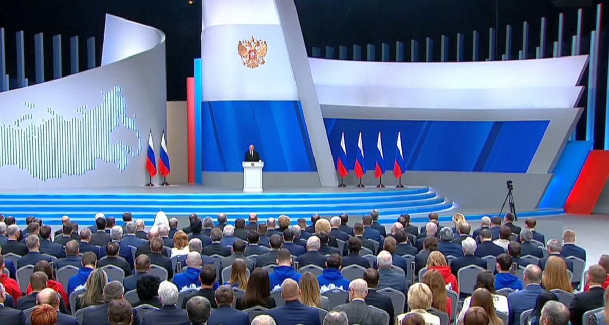 Владимир Путин начал послание с исторического экскурса и оценки СВО