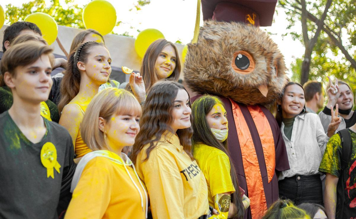 В Хабаровске посвящение в студенты переместится на аллею ТОГУ (16+)