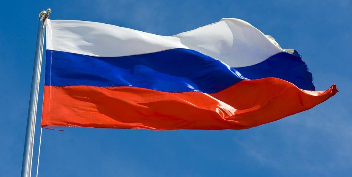 Уроки в Хабаровском крае теперь будут начинаться с поднятия флага