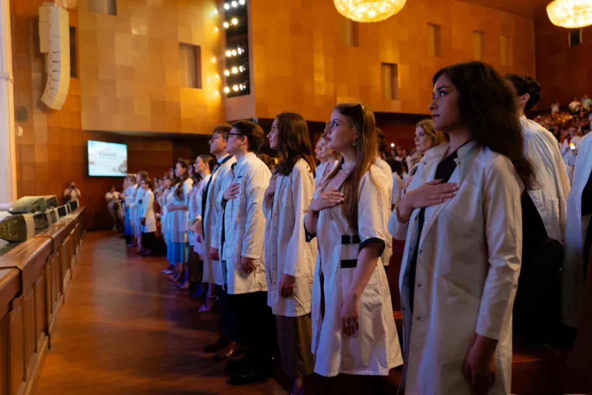 В Хабаровске 197 выпускников лечебного факультета ДВГМУ получили дипломы