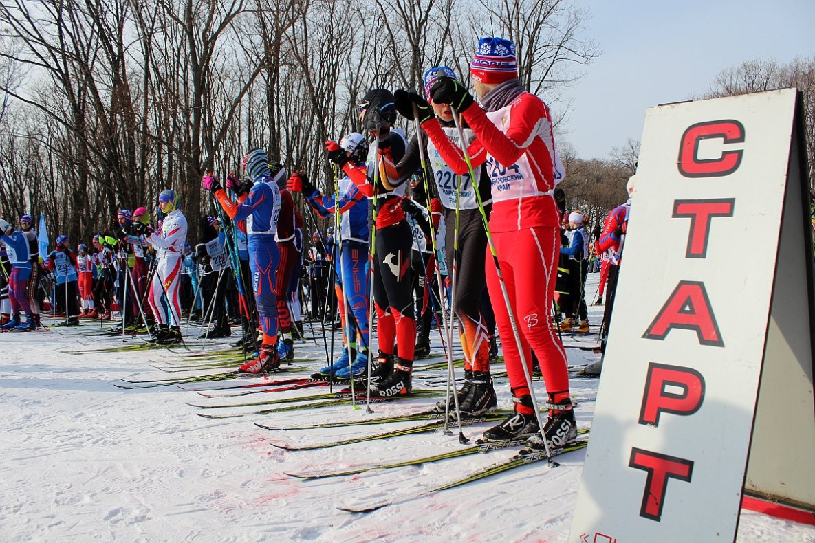 На старт «Лыжни России» в Хабаровске вышло около 500 спортсменов