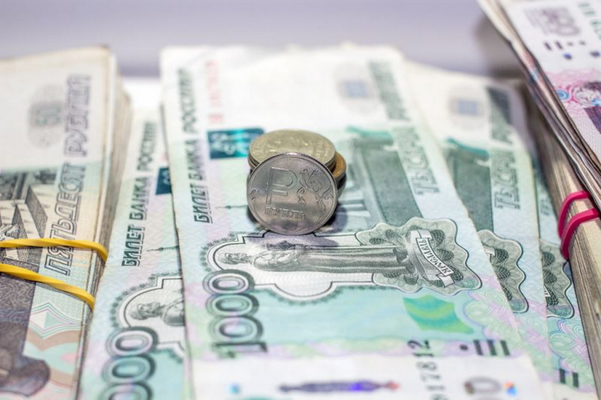 Житель Хабаровского края «инвестировал» мошенникам 1,5 млн рублей
