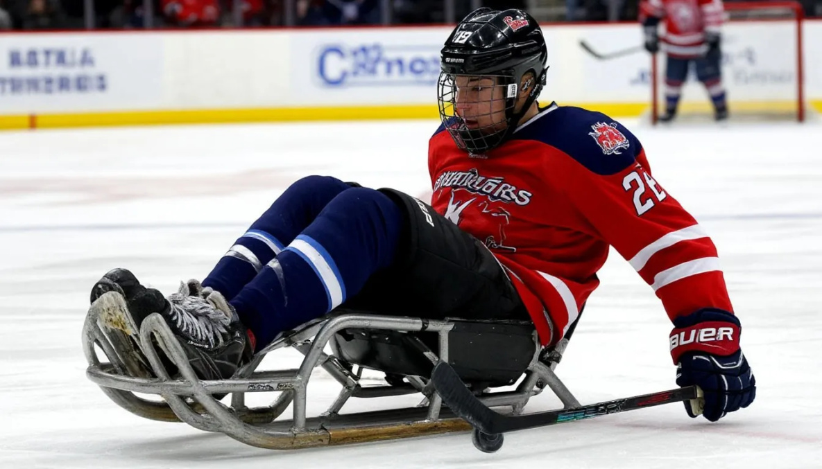 Ветеранов СВО из Амурска приглашают научиться играть в следж-хоккей