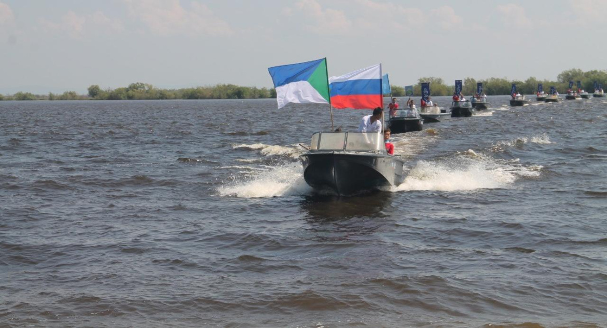 Парад рыбацких лодок КМНС прошёл в Хабаровском крае