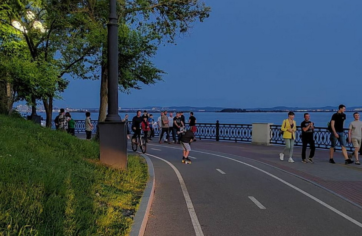 Неизвестный на электросамокате сбил в центре Хабаровска 13-летнего мальчика