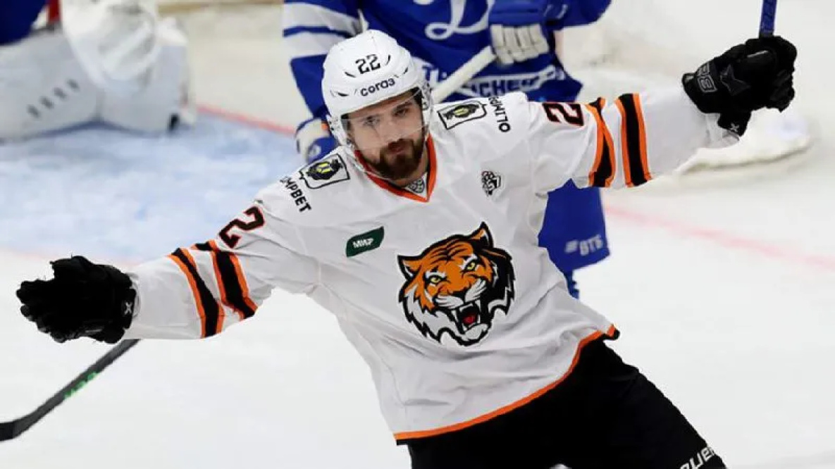 Пять хоккеистов «Амура» продлили контракты с хабаровским клубом