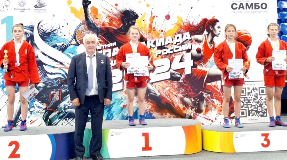 Школьница из Хабаровского края выиграла всероссийский турнир по самбо