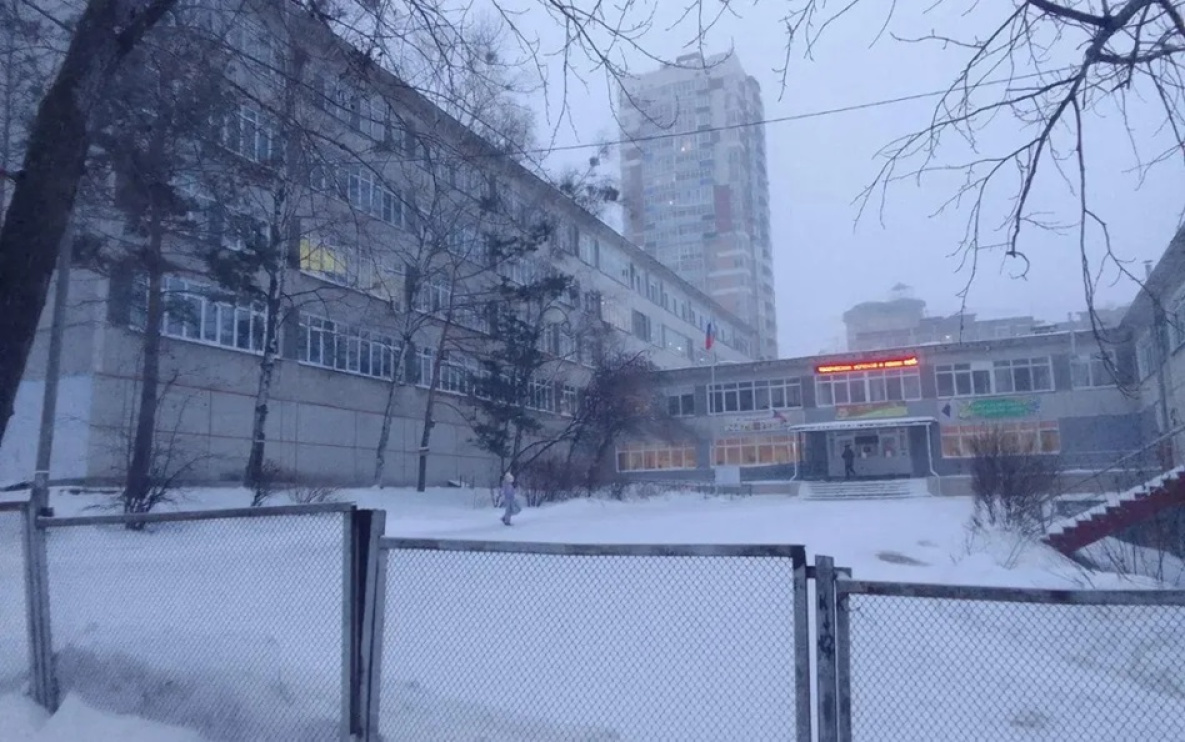 Вторую смену школ Хабаровска отпустили домой из-за снегопада