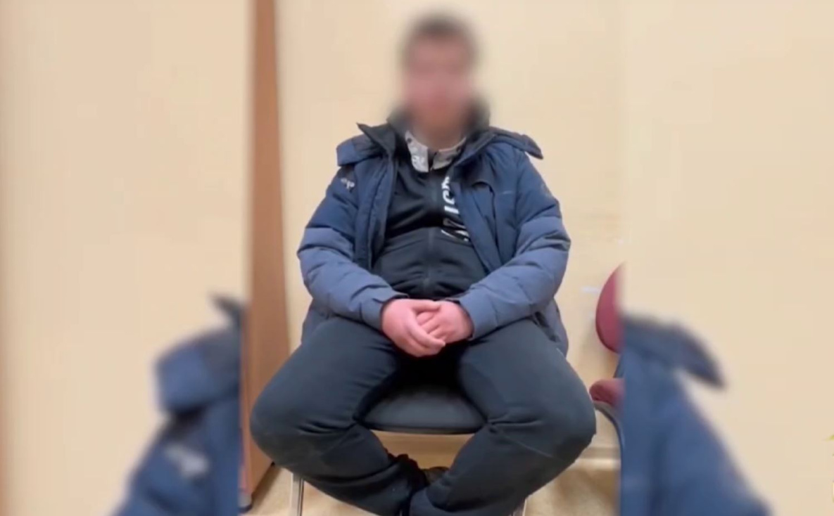 Полиция Хабаровска задержала 18-летнего пособника мошенников