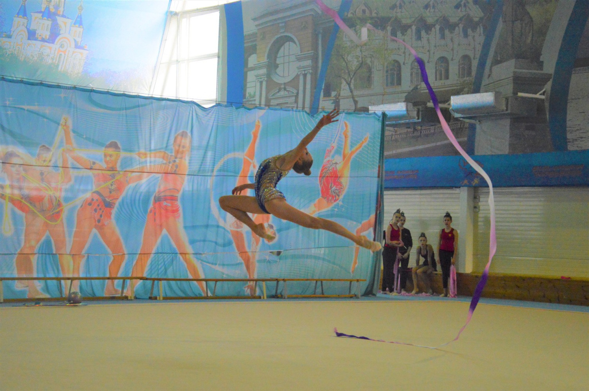 В Хабаровске на Кубке Федерации «воспарили» гимнасты