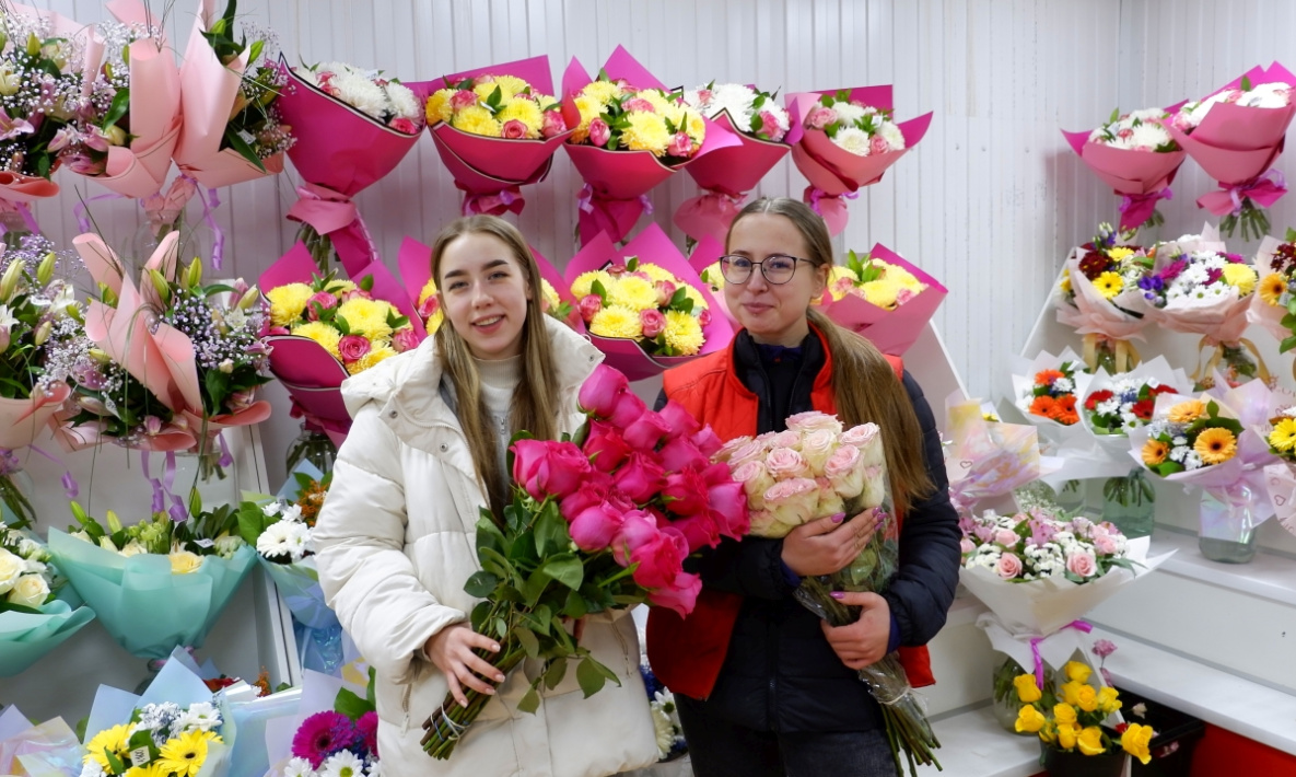 Что почём: в Хабаровске цветочные магазины готовы к ажиотажу