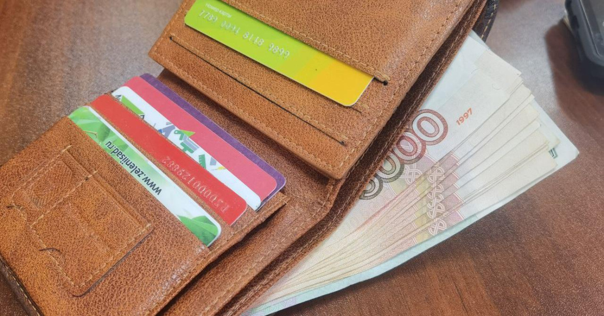За упавший на него автобус хабаровчанин получит четверть миллиона рублей