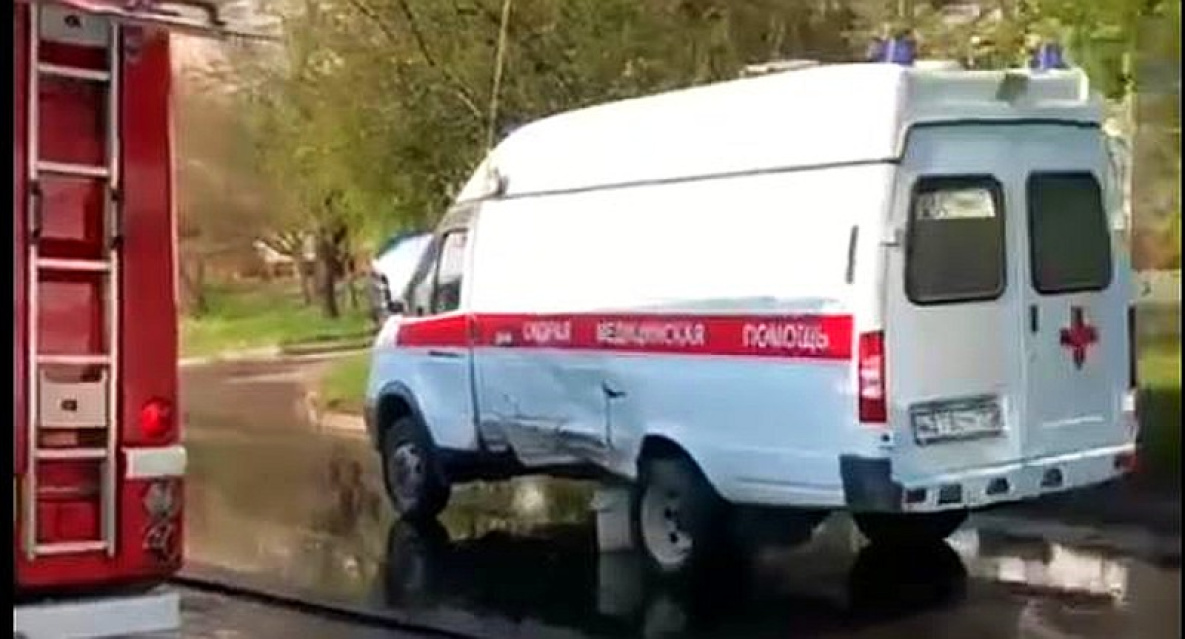 «Скорая помощь» с раненым в ДТП попала в аварию в Комсомольске-на-Амуре