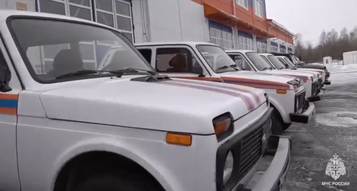 В МЧС Хабаровского края подготовили 9 джипов для отправки на СВО