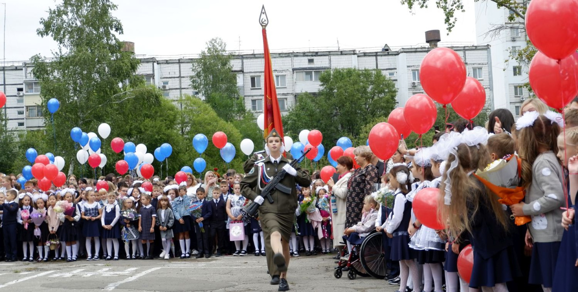 День знаний в Хабаровском крае провели с родителями и флагами
