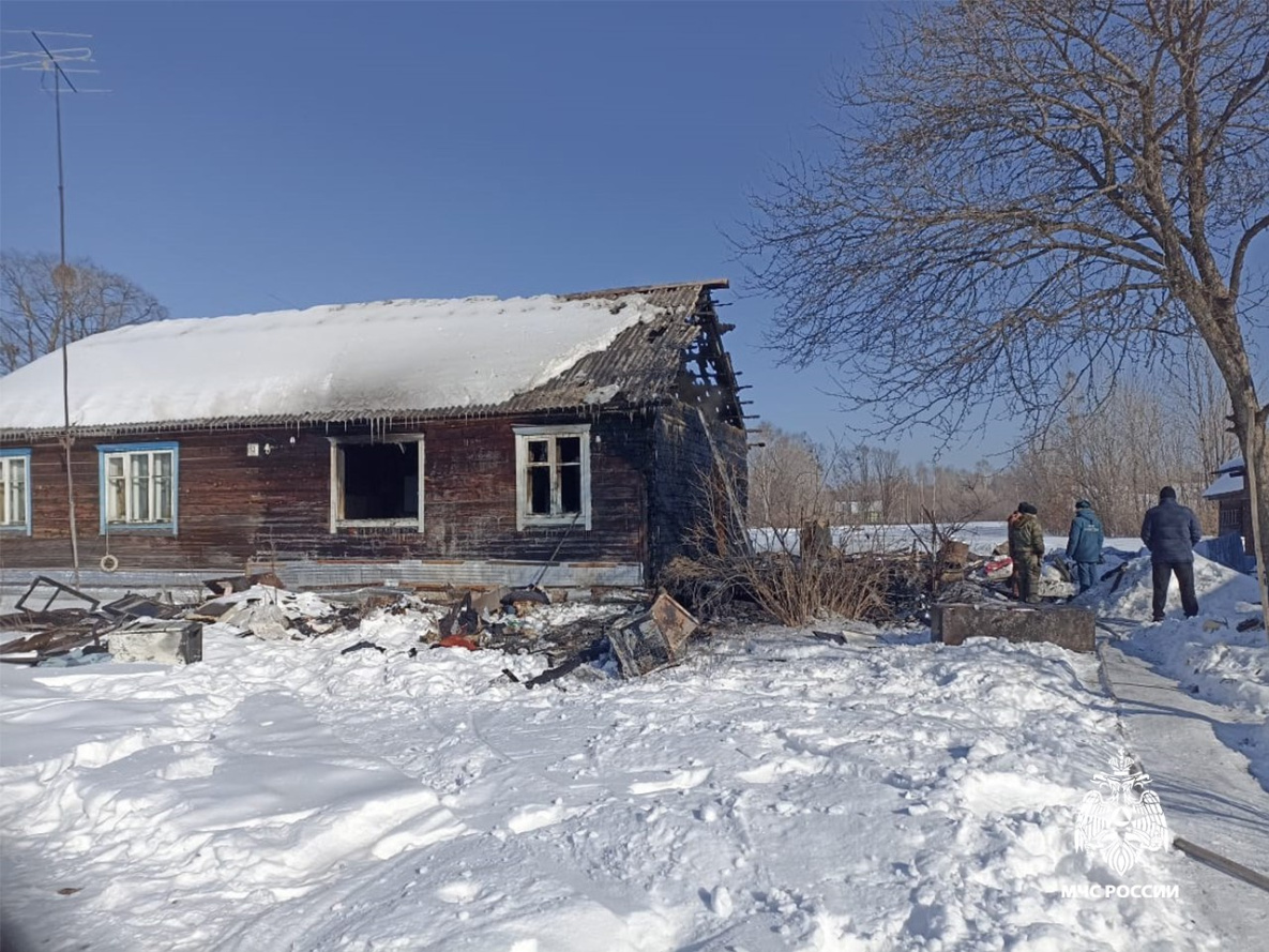 Пенсионерка спасла двоих детей из горящего дома в Хабаровском крае |  06.02.2024 | Хабаровск - БезФормата