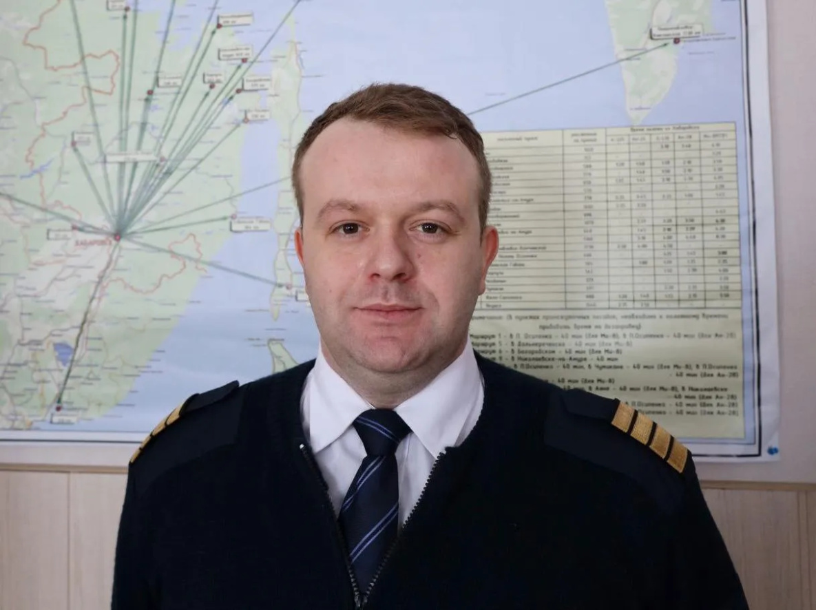 Новый командир «ХабАвиа» поцеловал самолёт