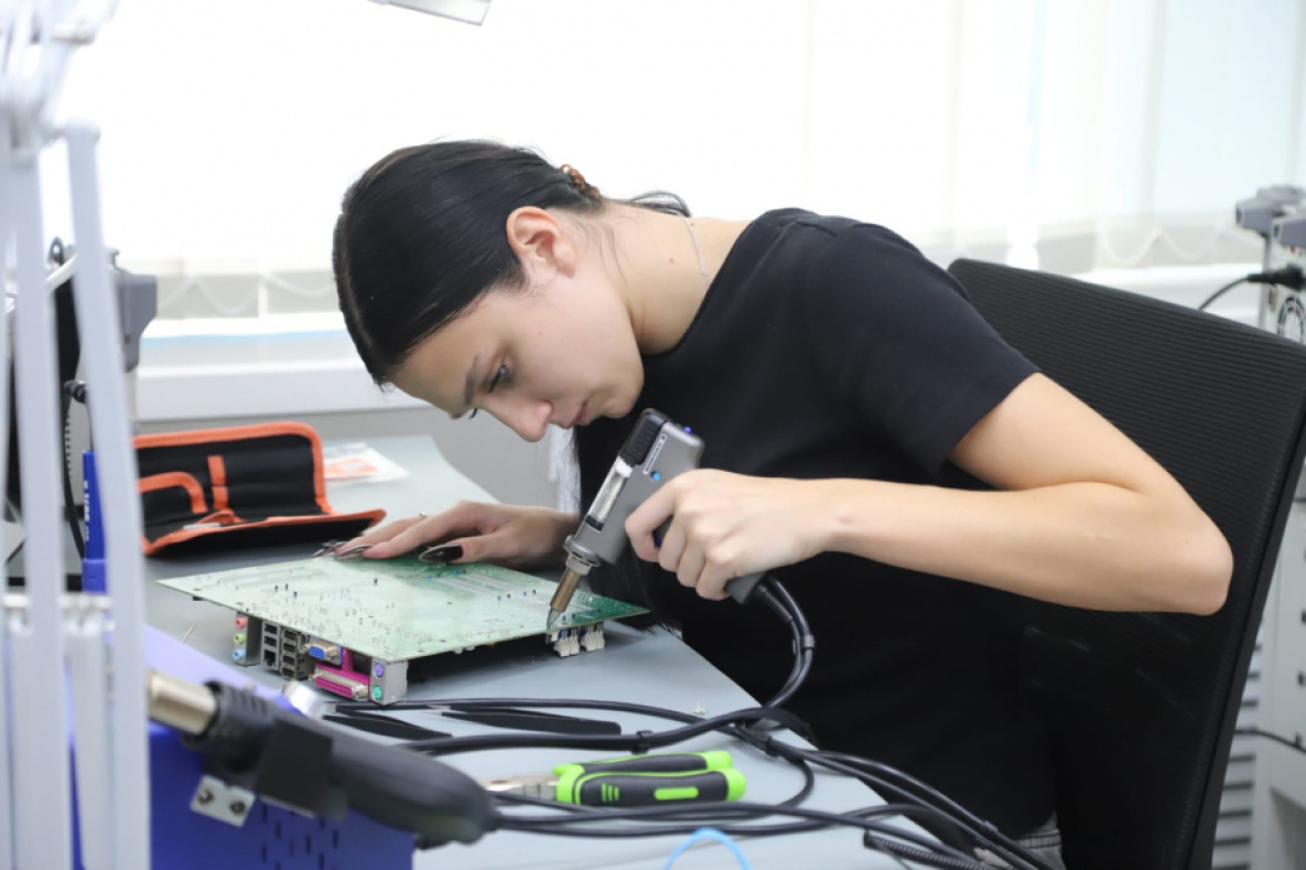 Восемь учебных мастерских за 33 млн рублей оборудовали в хабаровском колледже