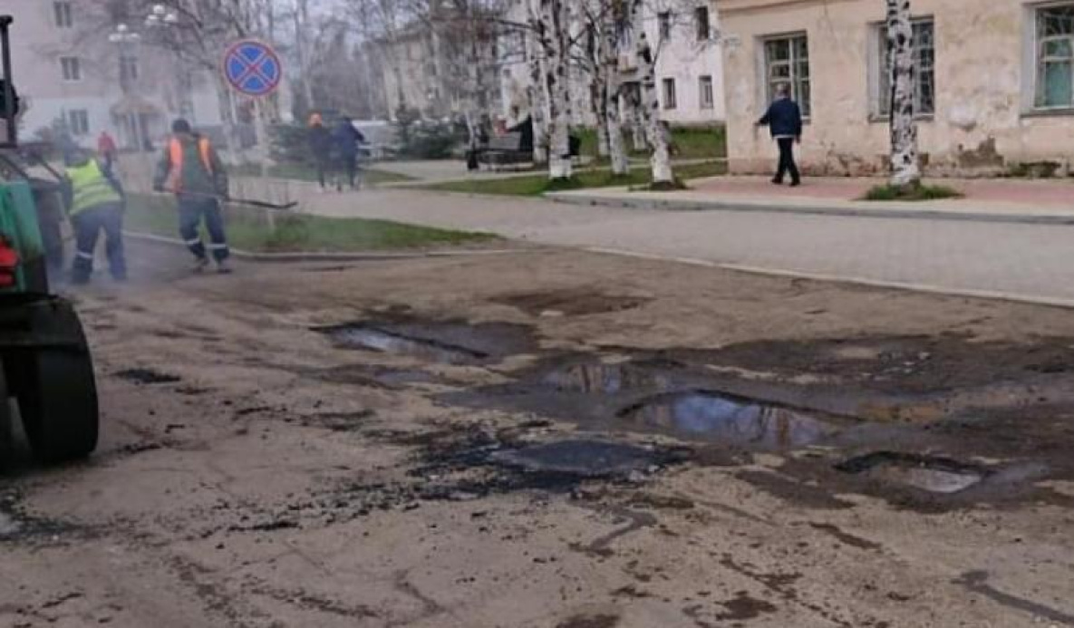 Асфальтный завод не справляется с ремонтом дорог в Совгавани