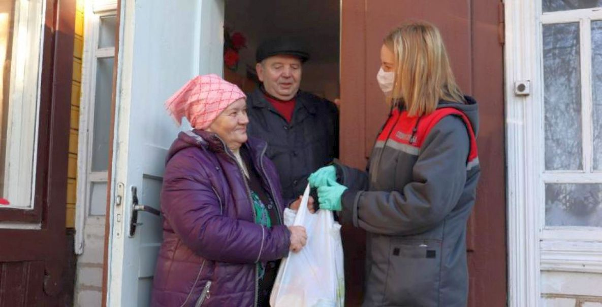 Волонтёры Хабаровского края выручили пенсионеров в период пандемии