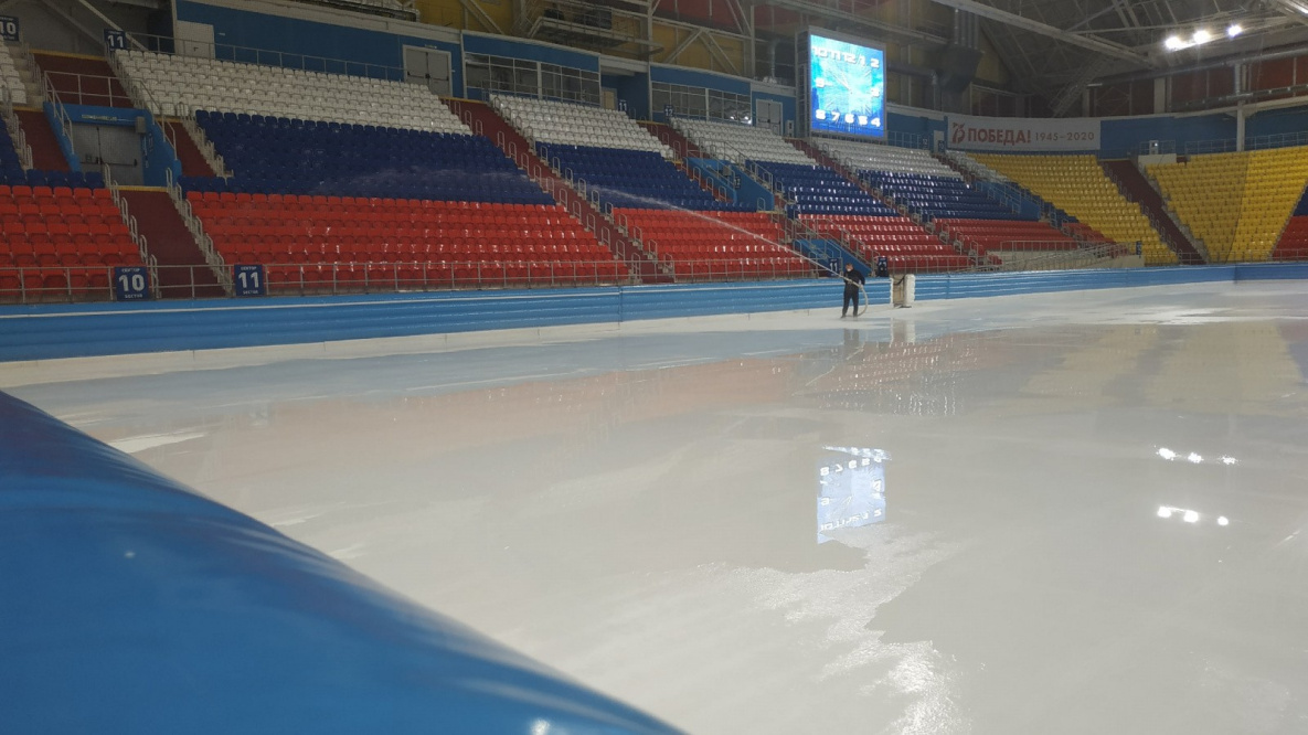 Заливка льда стартовала в хабаровской арене «Ерофей»