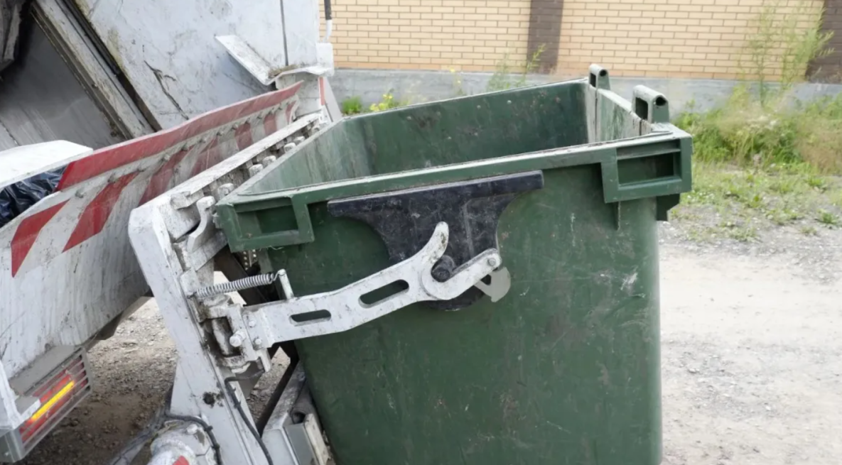 За парковку у контейнерных площадок хабаровчанам может грозить штраф