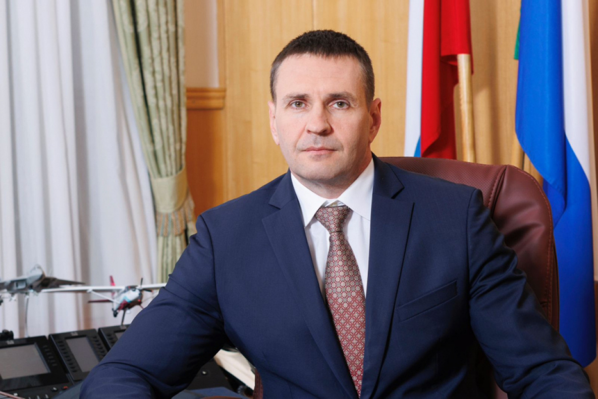 Дмитрий Демешин поздравил авиаторов с профессиональным праздником
