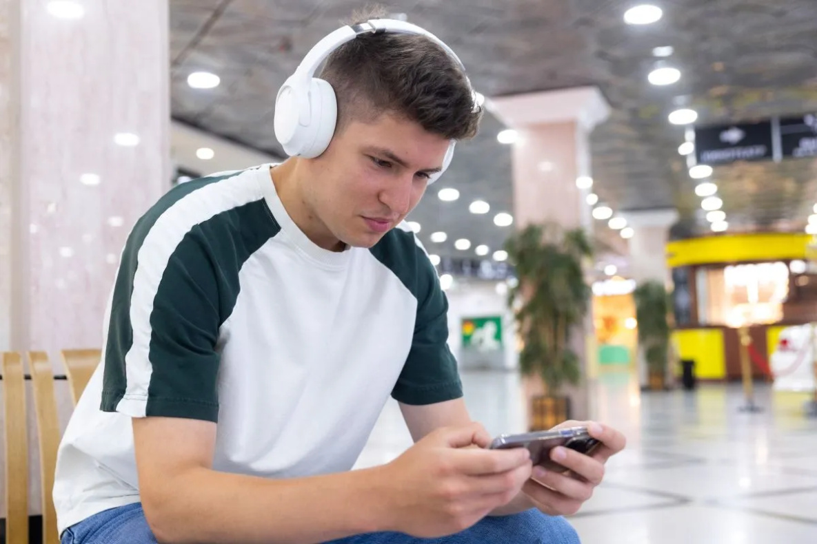 Хабаровские меломаны предпочитают ретронаушники 