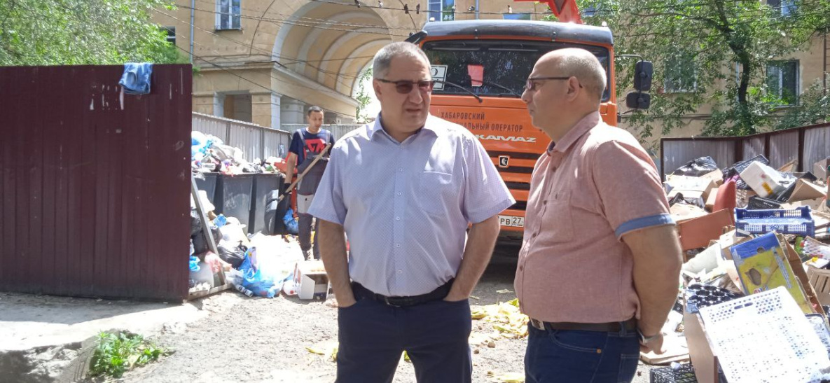 Регоператор по вывозу мусора выстраивает логистику работы в Хабаровске