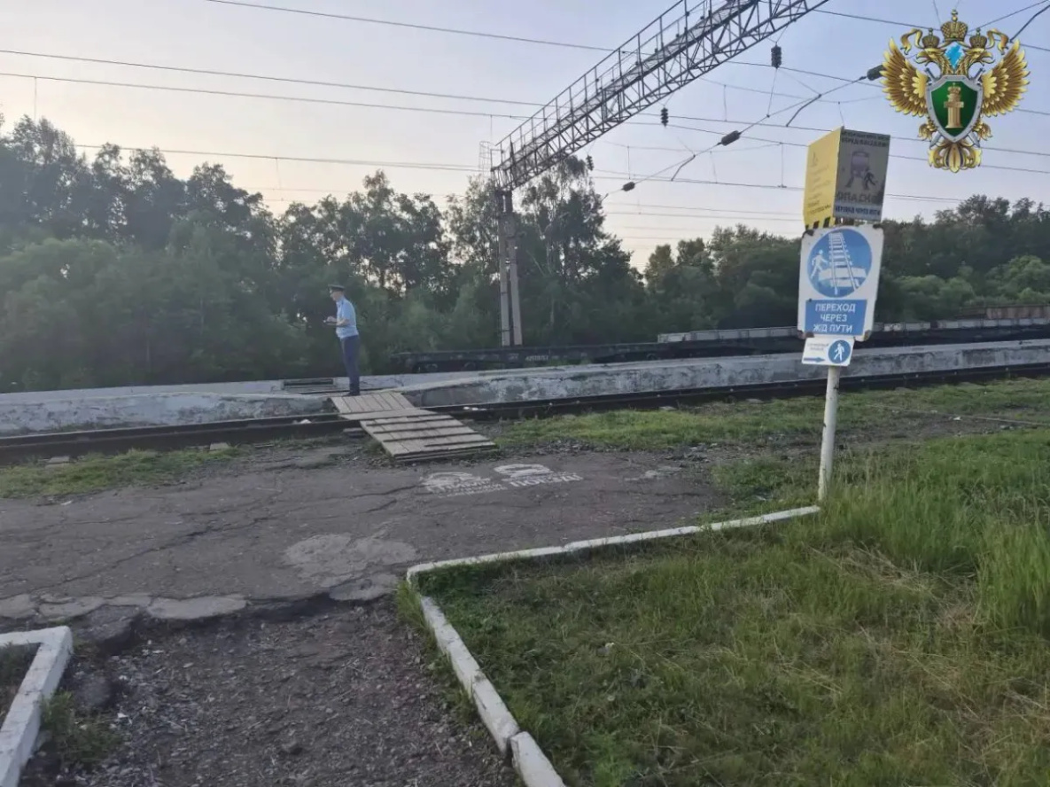 В Хабаровском крае подросток попал под грузовой поезд и скончался в больнице