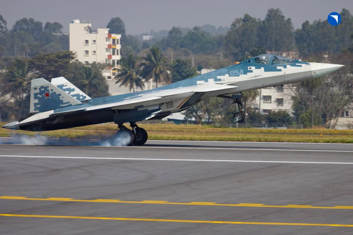 Комсомольский истребитель Су-57Э представили на авиашоу в Египте