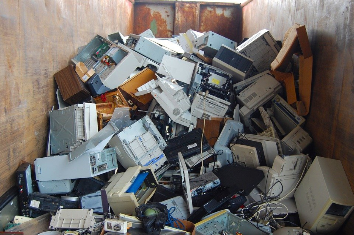 Хабаровчанам запретят выбрасывать компьютеры в мусорные баки