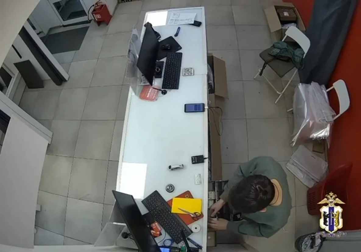 В Комсомольске-на-Амуре менеджер пункта выдачи крал деньги на азартные игры