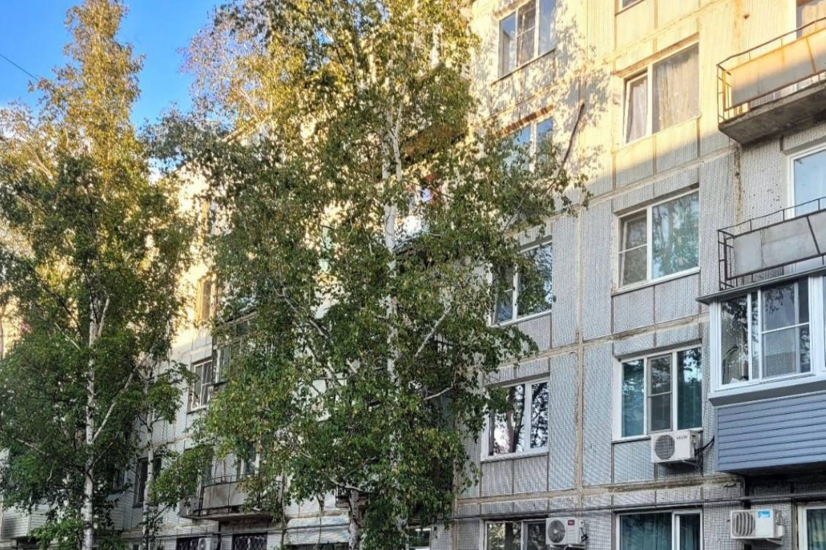 В Хабаровском районе ребёнок выжил после падения с пятого этажа