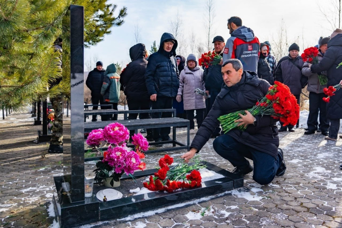 В Комсомольске-на-Амуре почтили память погибших на АПЛ «Нерпа»