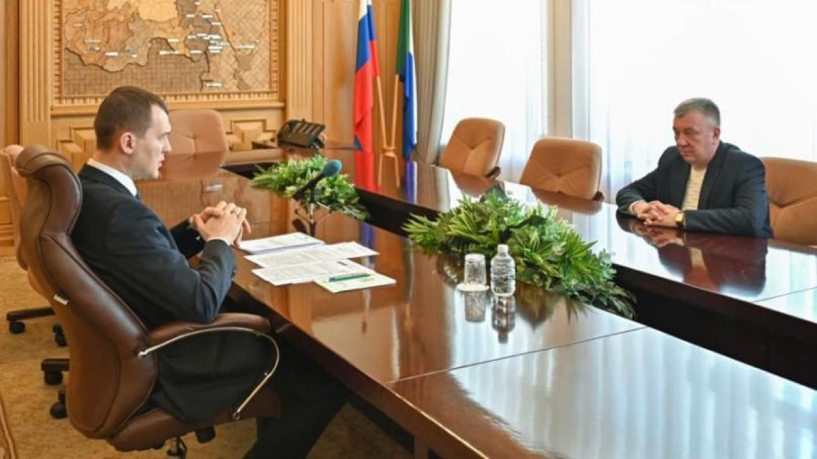 Губернатор Хабаровского края обсудил оборонную промышленность региона с депутатом ГД Андреем Гурулёвым