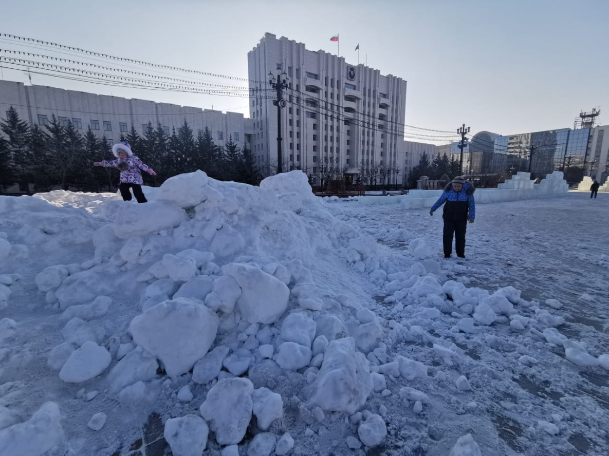 Хабаровск зимой. Фоторепортаж зима. Хабаровск зимой фото 2020. Беломорская 65 зимний городок. Зимний Хабаровск 2022.