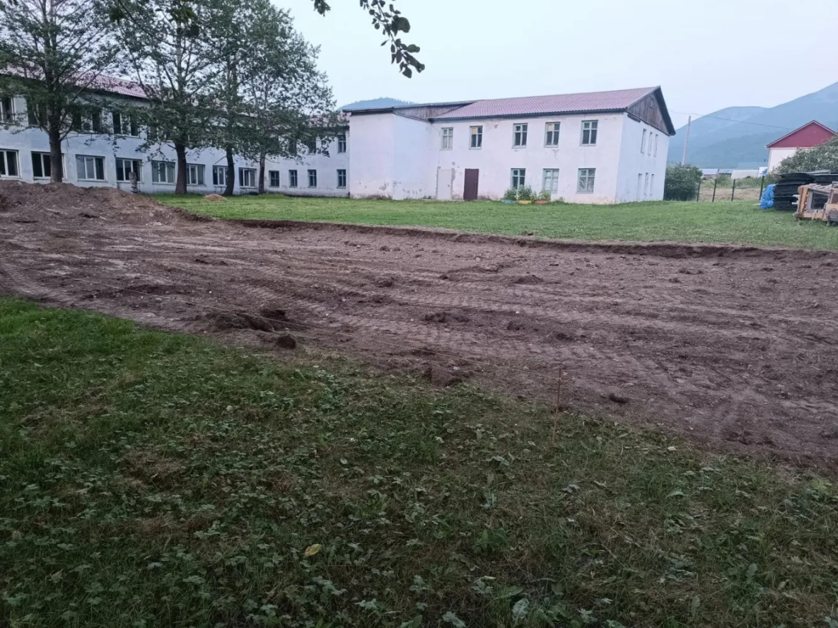 Строительство многофункциональной площадки ГТО стартовало в школе Аяна