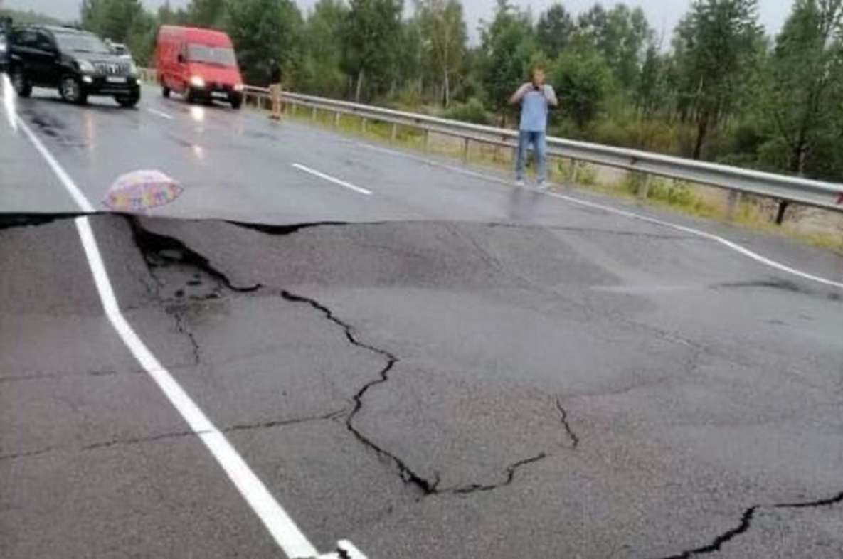 Движение по автотрассе Чита - Хабаровск прервано в Амурской области