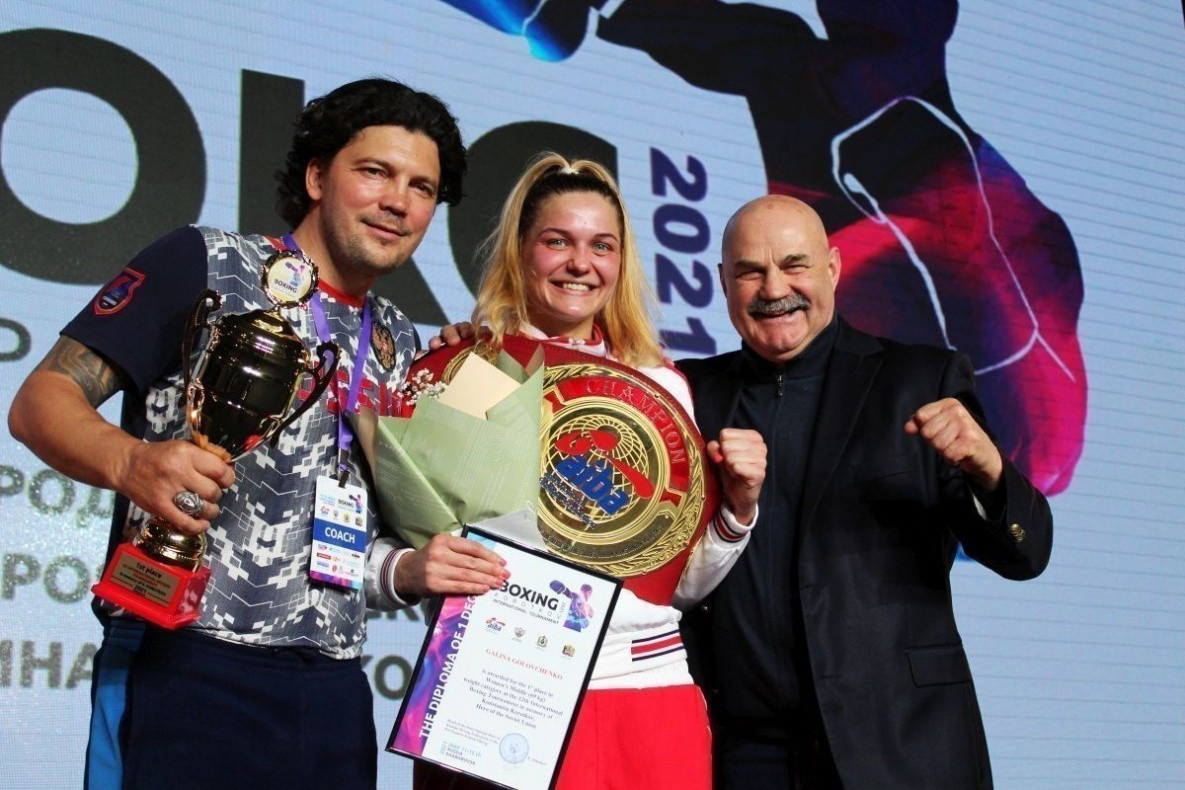 Сборная России завоевала шесть золотых медалей на турнире по боксу в Хабаровске
