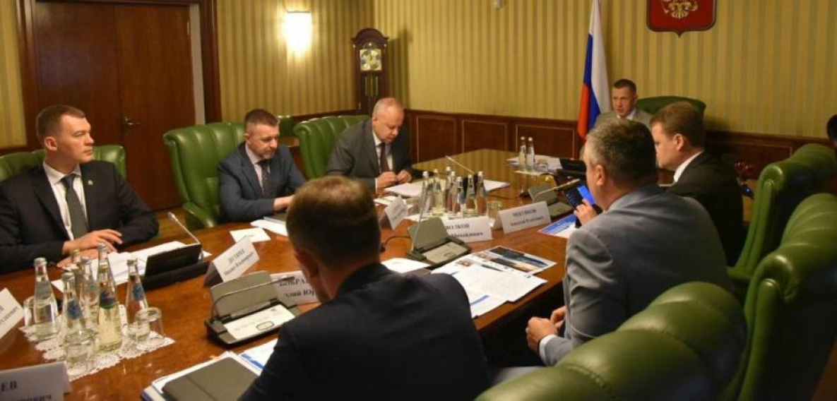 Михаил Дегтярев обсудил с Юрием Трутневым подготовку к ВЭФ-2022
