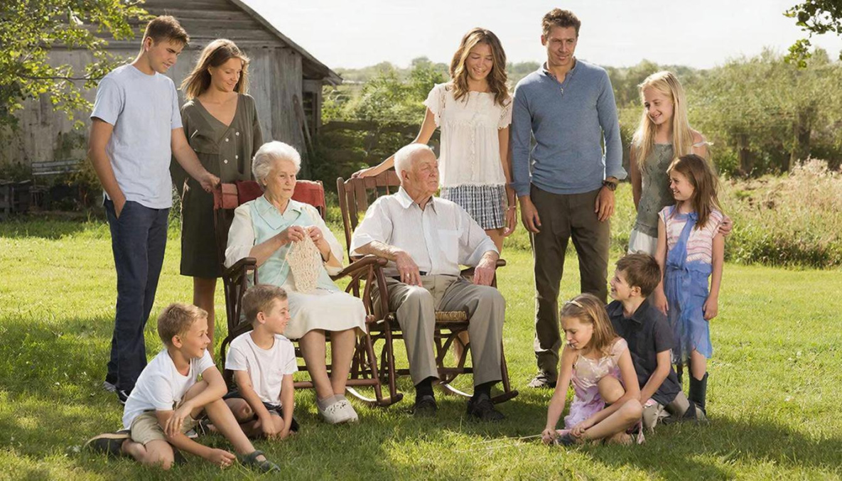 Жителям Хабаровского края повысят размер пенсий и пособий в 2026 году