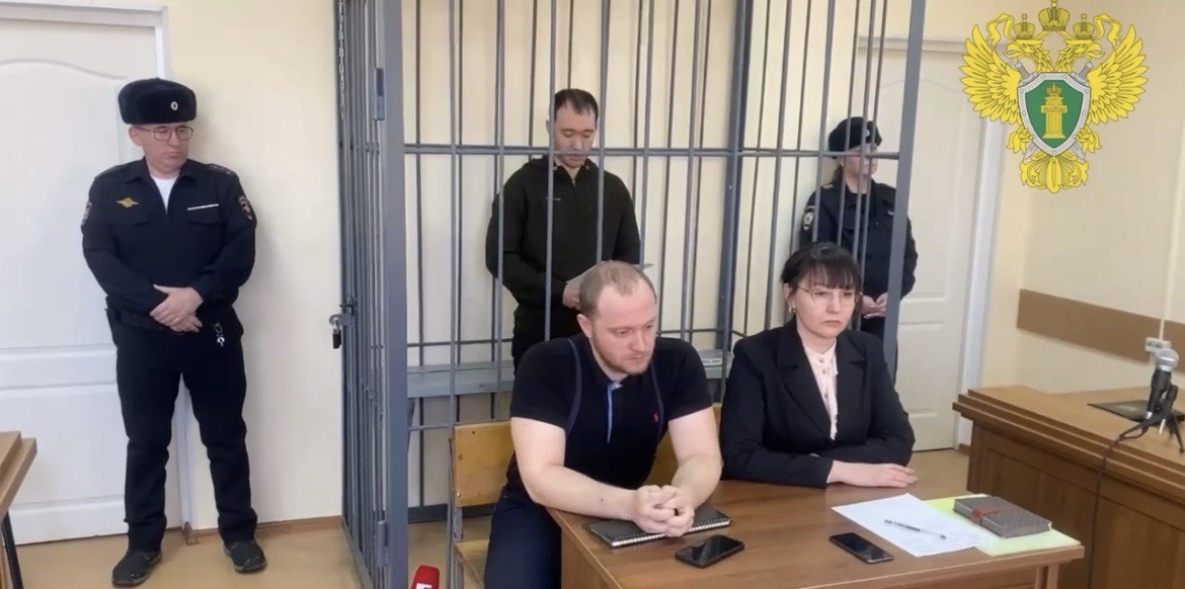 Полицейский и адвокат в Хабаровске осуждены за попытку подменить улики