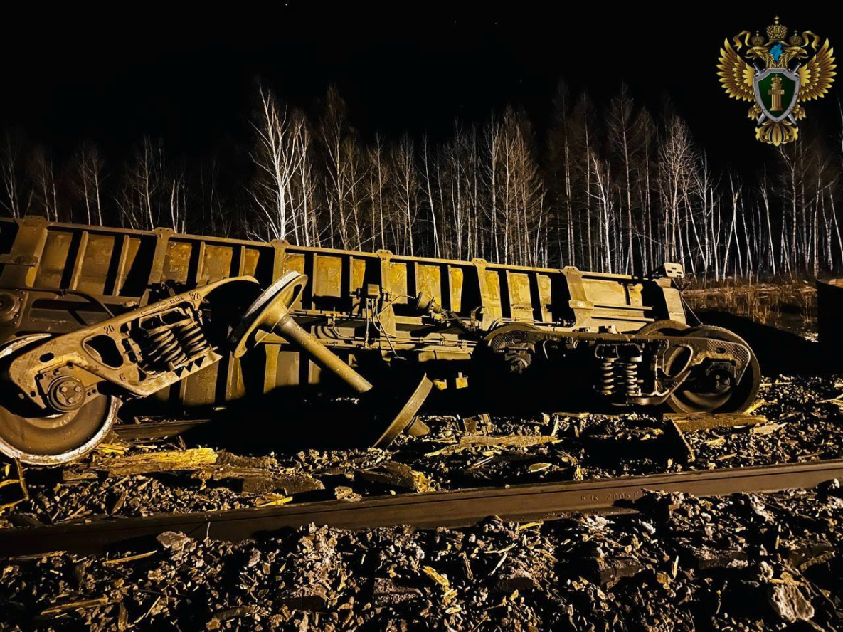 Вагоны с углём сошли с рельс в Ванинском районе