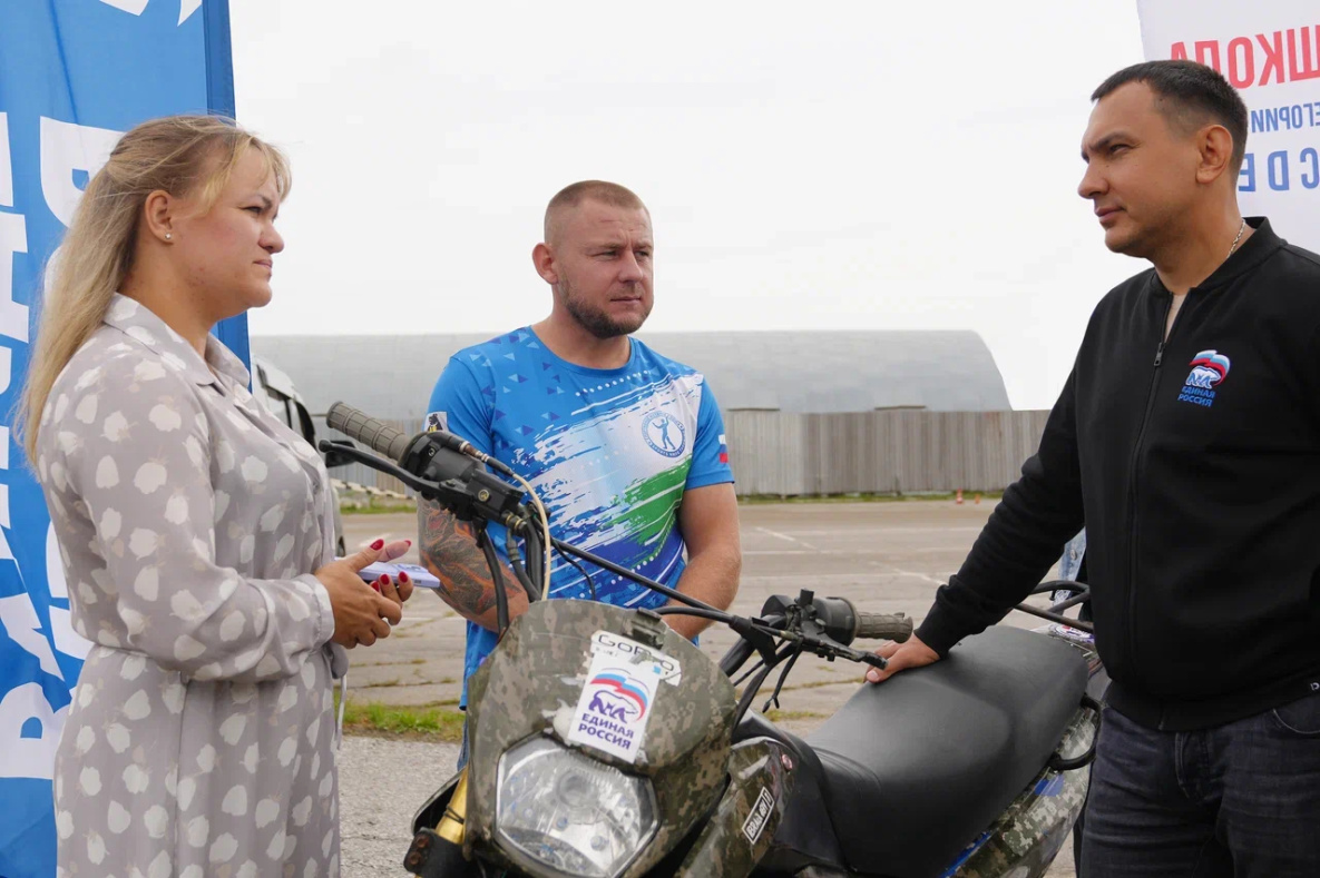 Ветеранов СВО в Хабаровском крае бесплатно учат водить мотоцикл