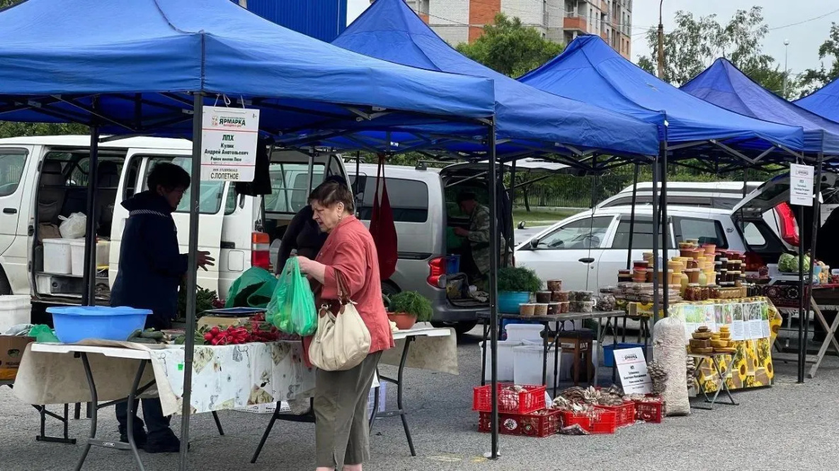 Хабаровчане распробовали местные продукты на ярмарке выходного дня